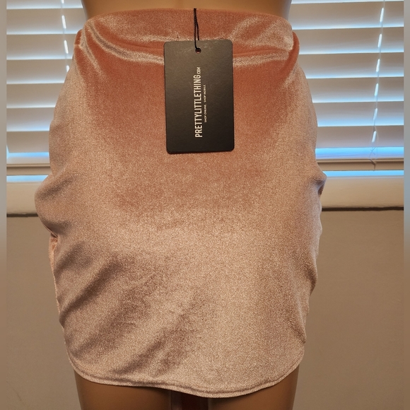 Pink velvet Pretty Little Things mini skirt - Picture 3 of 3